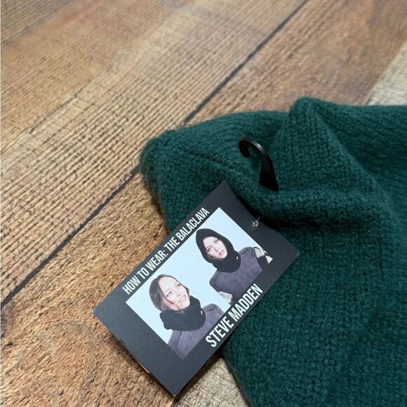 NWT STEVE MADDEN Women's Ribbed-Knit Balaclava Hooded Scarf Evergreen - Picture 5 of 5